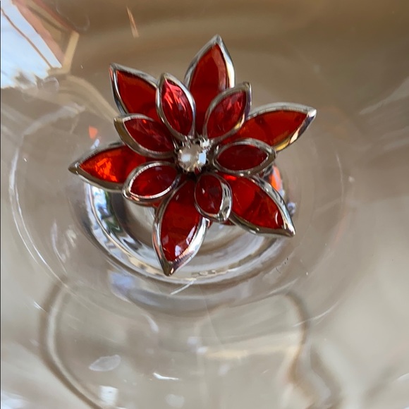 Red brooch - Picture 2 of 2